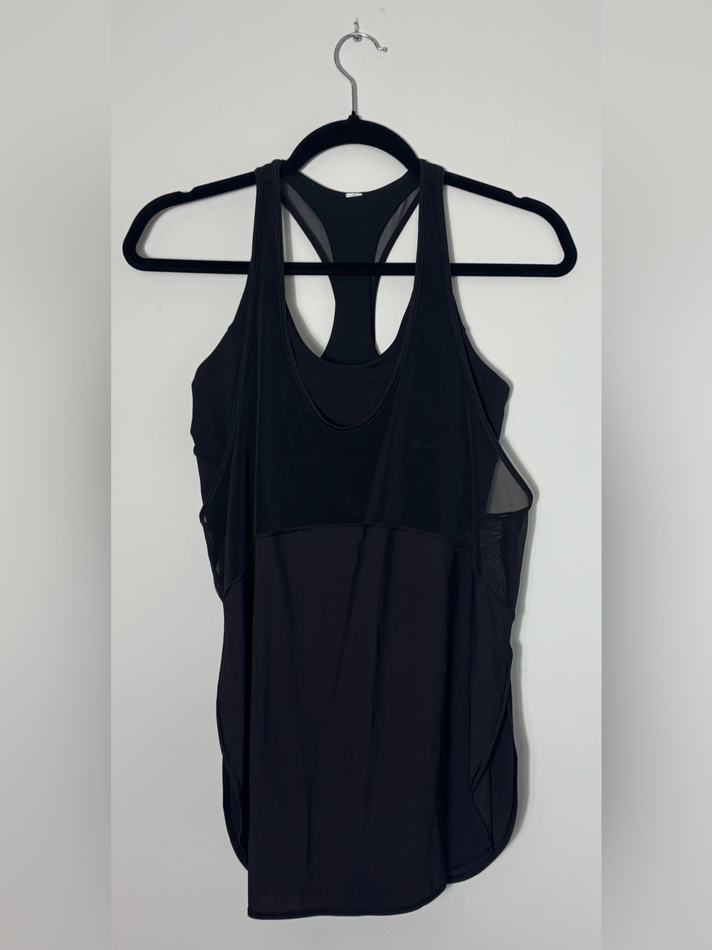 Lululemon Twist Around Tank – Black – Built-In Bra – Mesh Back – Size 6
